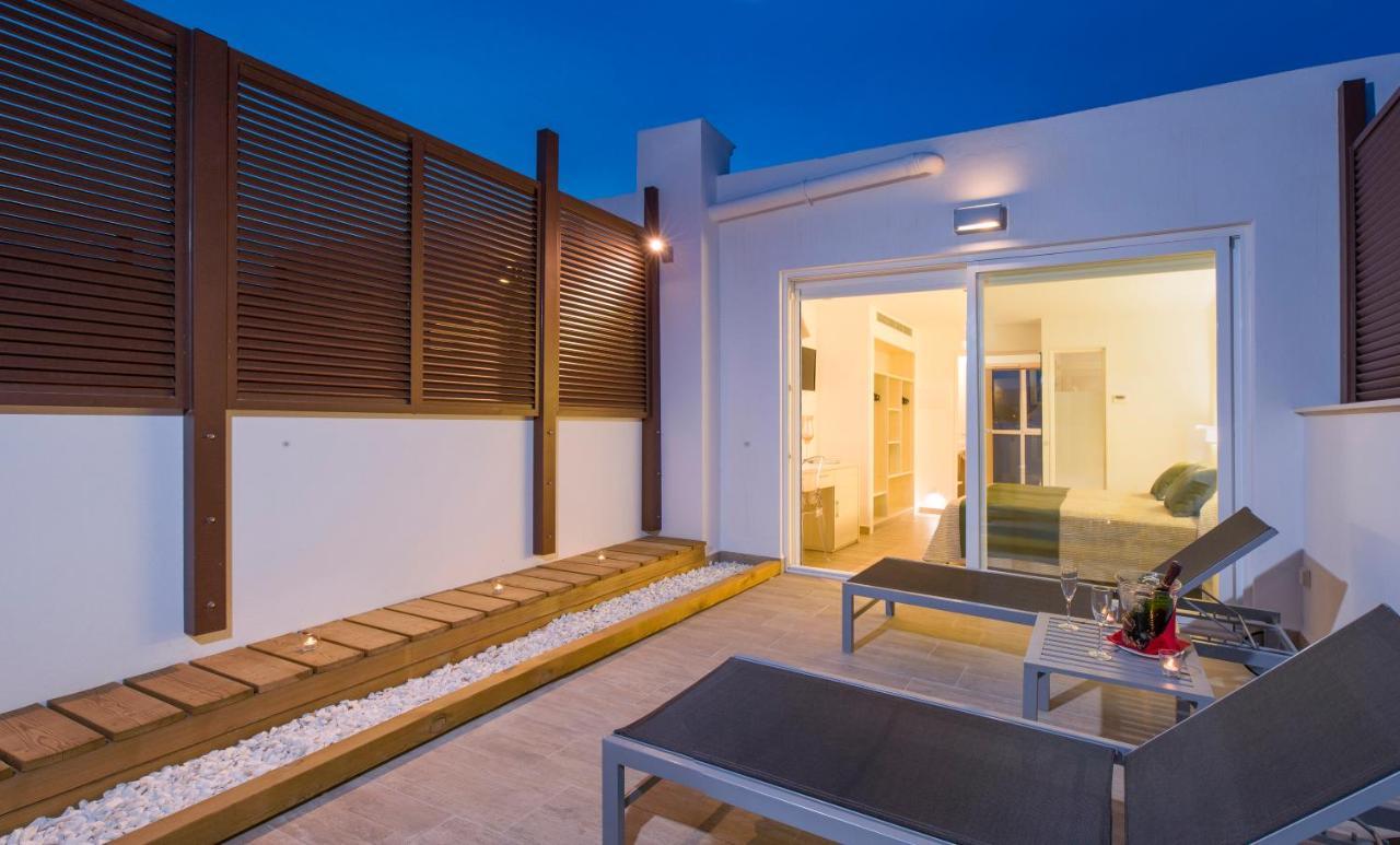 Hostal Mari Sant Antoni de Portmany Dış mekan fotoğraf