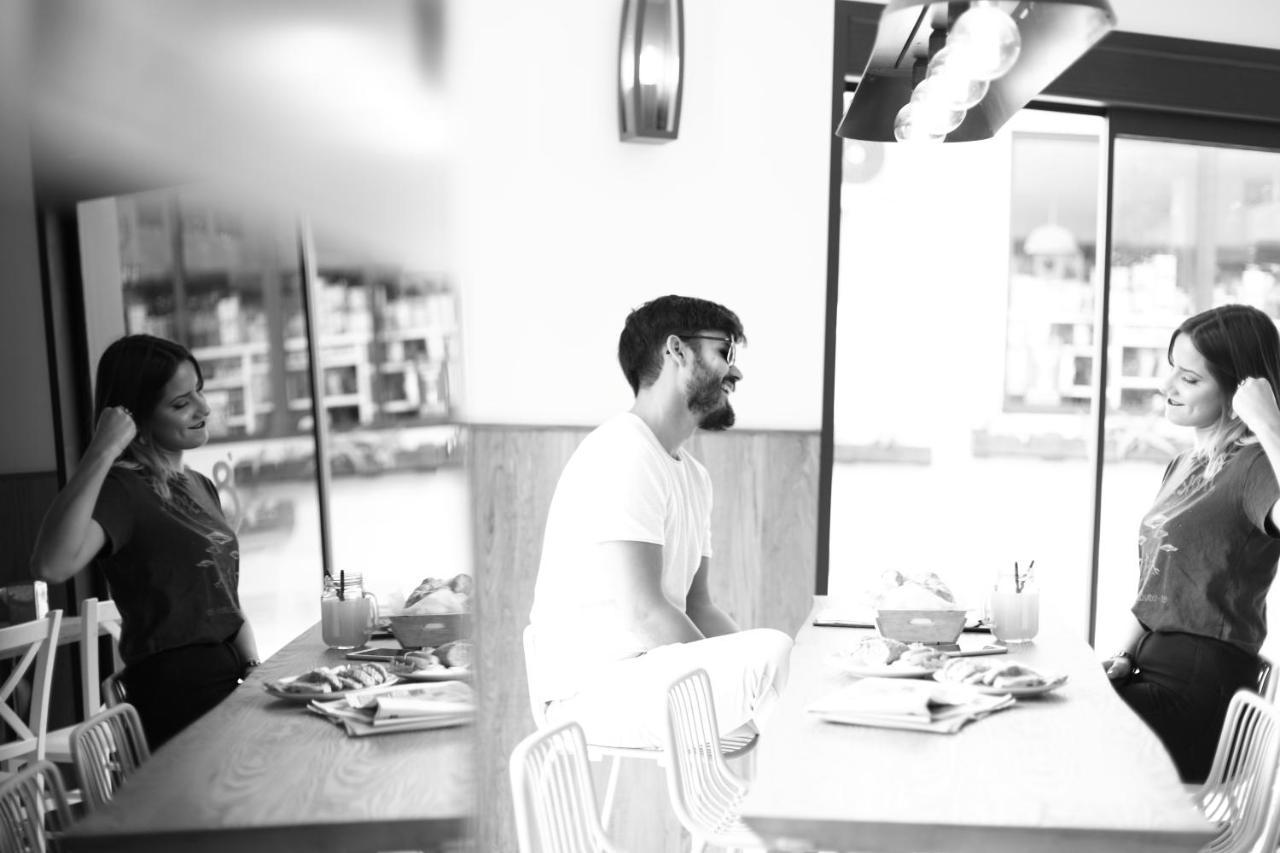 Hostal Mari Sant Antoni de Portmany Dış mekan fotoğraf