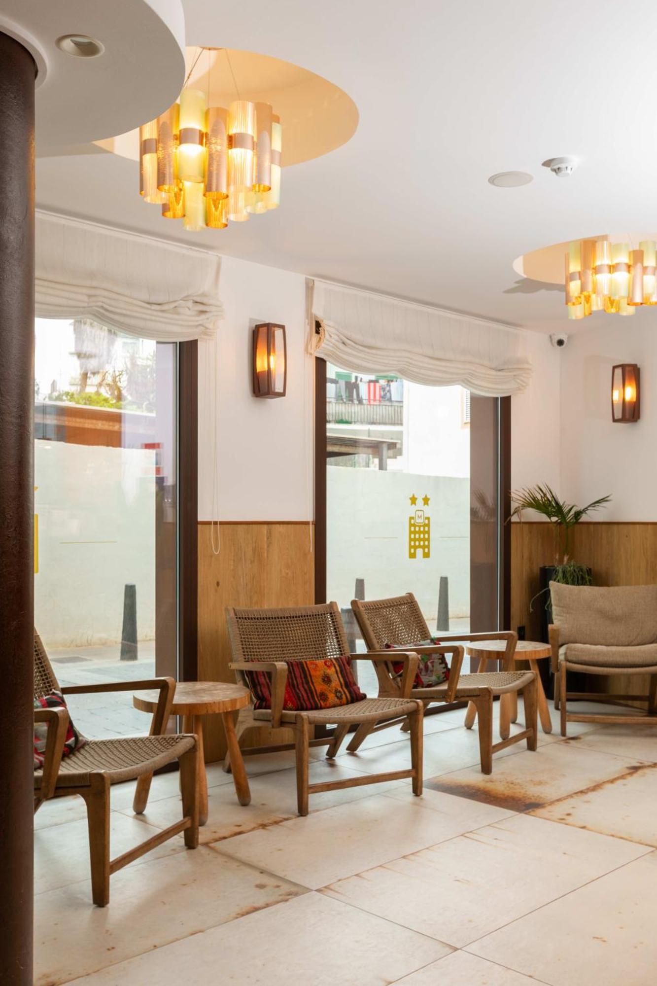 Hostal Mari Sant Antoni de Portmany Dış mekan fotoğraf