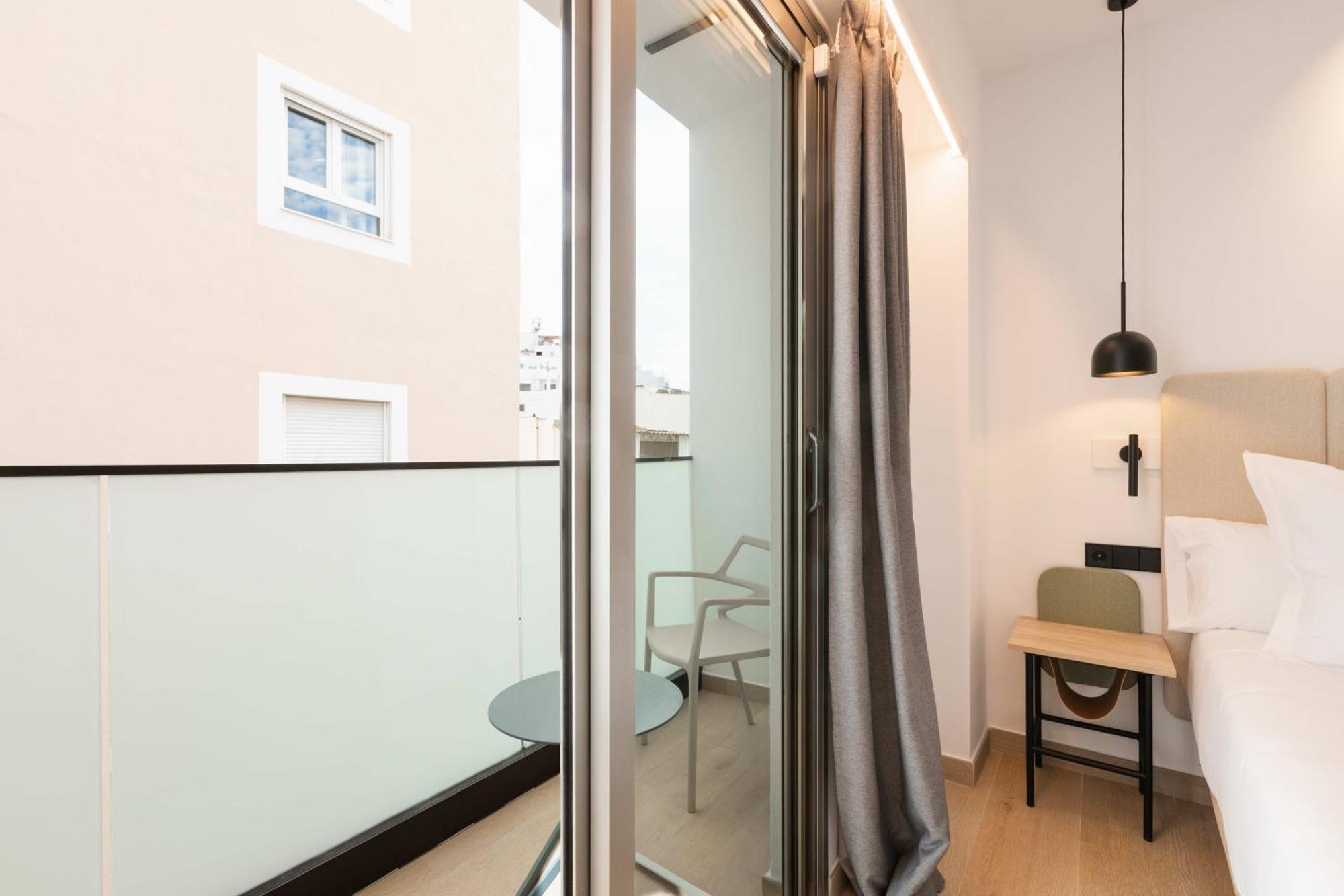 Hostal Mari Sant Antoni de Portmany Dış mekan fotoğraf
