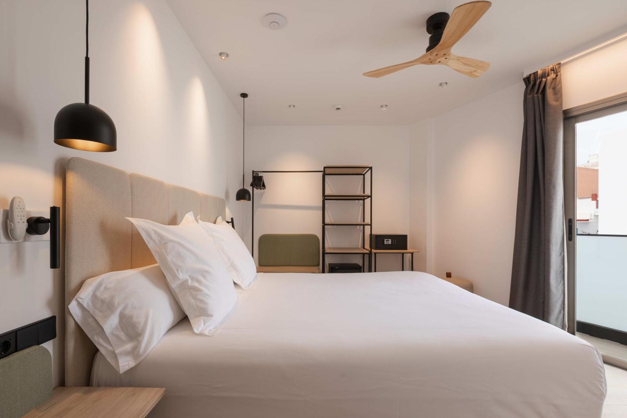Hostal Mari Sant Antoni de Portmany Dış mekan fotoğraf
