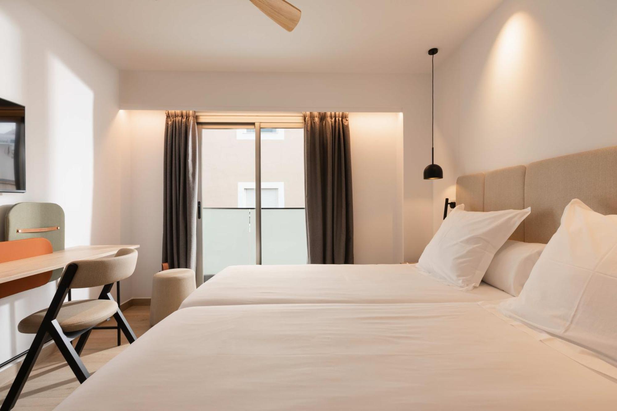 Hostal Mari Sant Antoni de Portmany Dış mekan fotoğraf