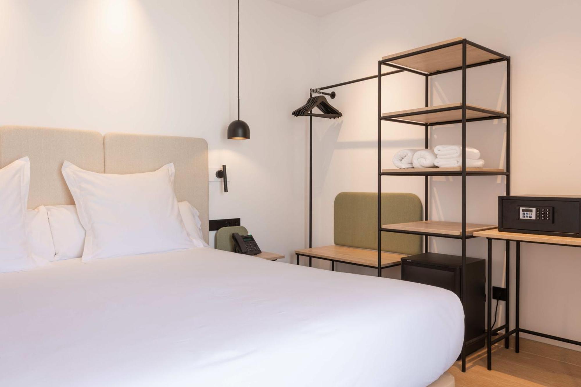 Hostal Mari Sant Antoni de Portmany Dış mekan fotoğraf