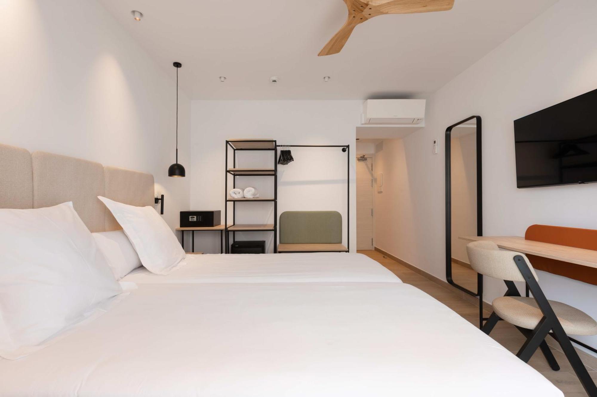 Hostal Mari Sant Antoni de Portmany Dış mekan fotoğraf